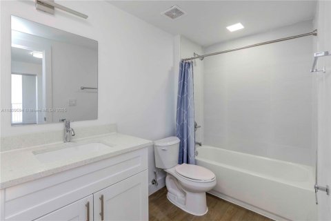 Снять в аренду квартиру в Майами, Флорида 1 спальня, 46.45м2, № 1958208 - фото 5