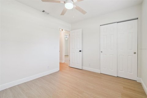 House in Tampa, Florida 3 bedrooms, 85.93 sq.m. № 1873477 - photo 25