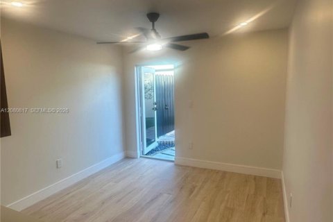 Appartement à louer à Miami, Floride: 1 chambre № 2338698 - photo 4