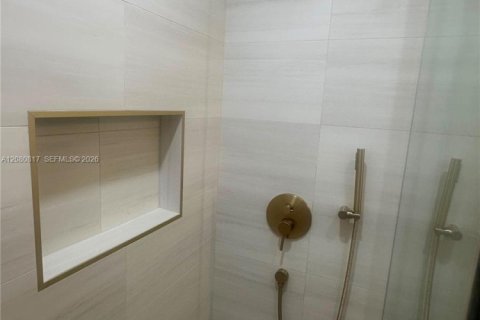 Appartement à louer à Miami, Floride: 1 chambre № 2338698 - photo 7