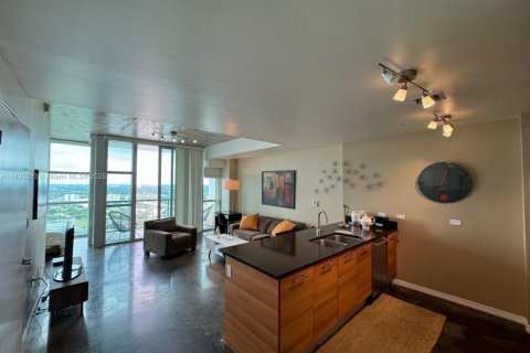 Condominio en venta en Miami, Florida, 60.85 m2 № 1934996 - foto 7