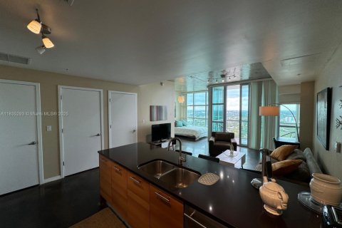 Condominio en venta en Miami, Florida, 60.85 m2 № 1934996 - foto 9