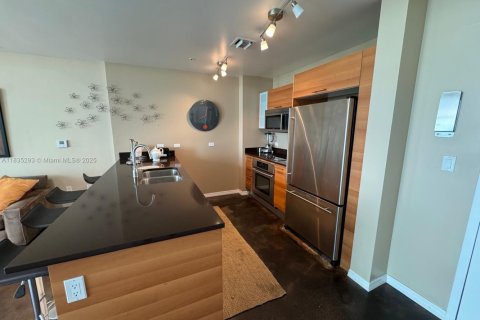 Condominio en venta en Miami, Florida, 60.85 m2 № 1934996 - foto 8