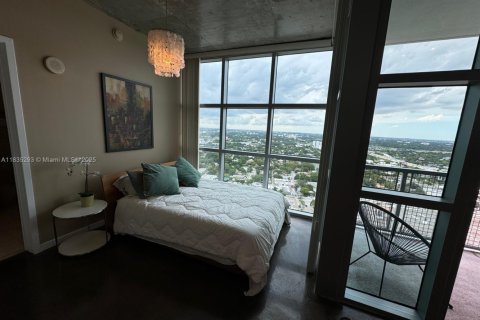 Condominio en venta en Miami, Florida, 60.85 m2 № 1934996 - foto 11