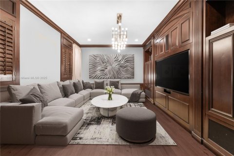 House in Miami Beach, Florida 7 bedrooms, 653.47 sq.m. № 1269794 - photo 15