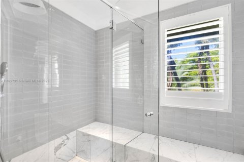 House in Miami Beach, Florida 7 bedrooms, 653.47 sq.m. № 1269794 - photo 26
