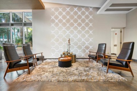 Condo in Miami, Florida, 2 bedrooms  № 2087827 - photo 20