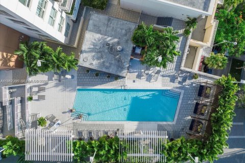 Condo in Miami, Florida, 2 bedrooms  № 2087827 - photo 16