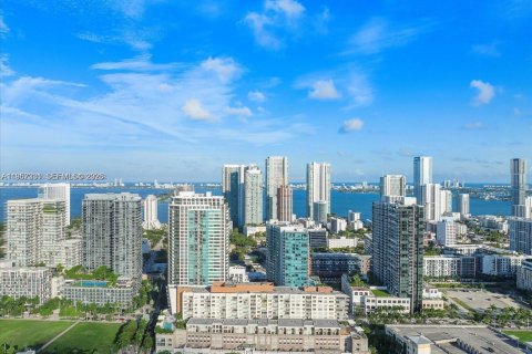 Condo in Miami, Florida, 2 bedrooms  № 2087827 - photo 13