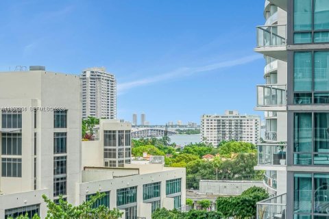 Condo in Miami, Florida, 2 bedrooms  № 2087827 - photo 11