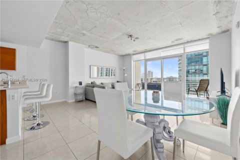 Condo in Miami, Florida, 2 bedrooms  № 2087827