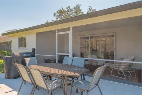 House in Sarasota, Florida 3 bedrooms, 146.6 sq.m. № 2152308 - photo 5