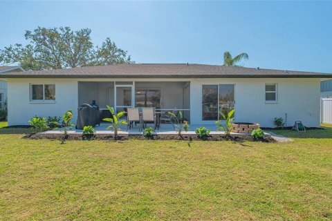House in Sarasota, Florida 3 bedrooms, 146.6 sq.m. № 2152308 - photo 8