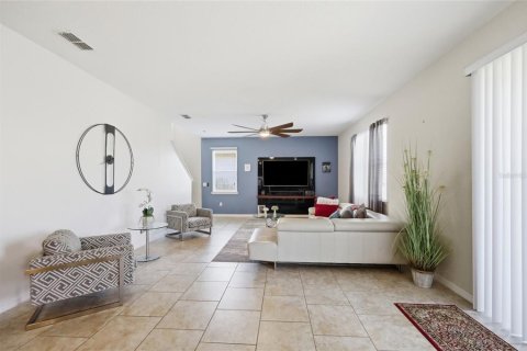 Casa en venta en Davenport, Florida, 4 dormitorios, 272.02 m2 № 2208670 - foto 8