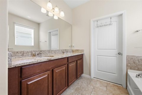 Casa en venta en Davenport, Florida, 4 dormitorios, 272.02 m2 № 2208670 - foto 11