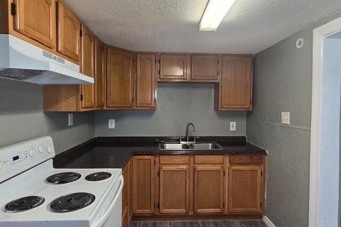 Casa en venta en Tampa, Florida, 4 dormitorios, 133.31 m2 № 2386210 - foto 3