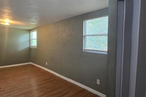 Casa en venta en Tampa, Florida, 4 dormitorios, 133.31 m2 № 2386210 - foto 4