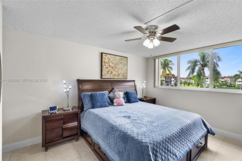 Condo in Pembroke Pines, Florida, 1 bedroom № 2051644 - photo 26