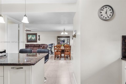 Condo in Pembroke Pines, Florida, 1 bedroom № 2051644 - photo 19