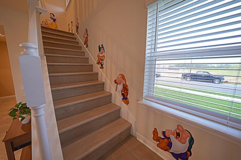 Townhouse in Clermont, Florida 5 bedrooms, 211.45 sq.m. № 1911174 - photo 19