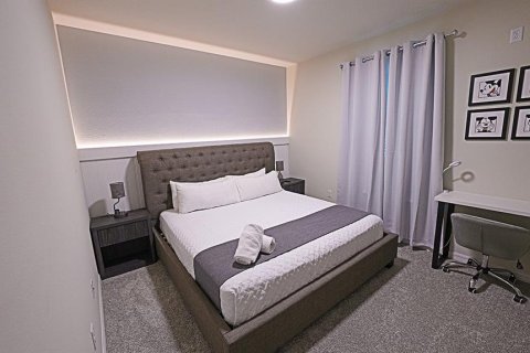 Townhouse in Clermont, Florida 5 bedrooms, 211.45 sq.m. № 1911174 - photo 14