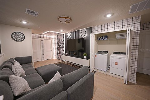 Townhouse in Clermont, Florida 5 bedrooms, 211.45 sq.m. № 1911174 - photo 22