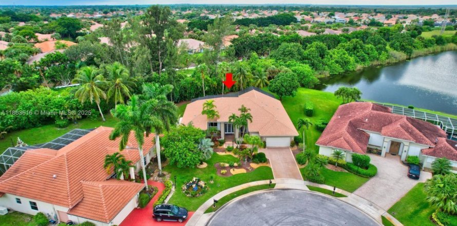 House in Boca Raton, Florida 3 bedrooms, 255.67 sq.m. № 1891496