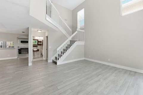 House in Coral Springs, Florida 4 bedrooms, 182.18 sq.m. № 2171645 - photo 14