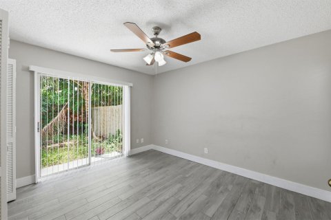 House in Coral Springs, Florida 4 bedrooms, 182.18 sq.m. № 2171645 - photo 26