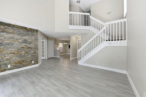 House in Coral Springs, Florida 4 bedrooms, 182.18 sq.m. № 2171645 - photo 13