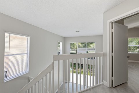 House in Coral Springs, Florida 4 bedrooms, 182.18 sq.m. № 2171645 - photo 25