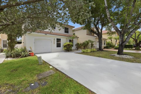 House in Coral Springs, Florida 4 bedrooms, 182.18 sq.m. № 2171645 - photo 2