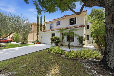 House in Coral Springs, Florida 4 bedrooms, 182.18 sq.m. № 2171645 - photo 3