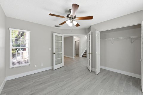 House in Coral Springs, Florida 4 bedrooms, 182.18 sq.m. № 2171645 - photo 12