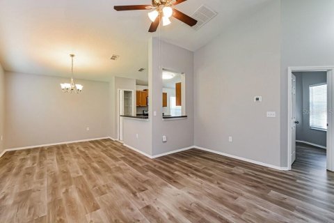 Casa en alquiler en Orlando, Florida, 3 dormitorios, 119.01 m2 № 1914490 - foto 5