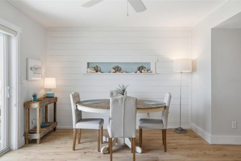 Condo in Flagler Beach, Florida, 2 bedrooms  № 2150712 - photo 16