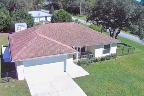 Villa ou maison à Citrus Springs, Floride 3 chambres, 116.03 m2 № 2400910