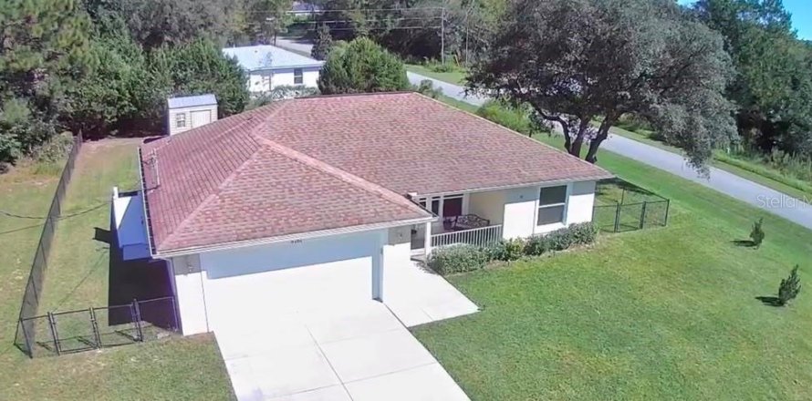 Villa ou maison à Citrus Springs, Floride 3 chambres, 116.03 m2 № 2400910