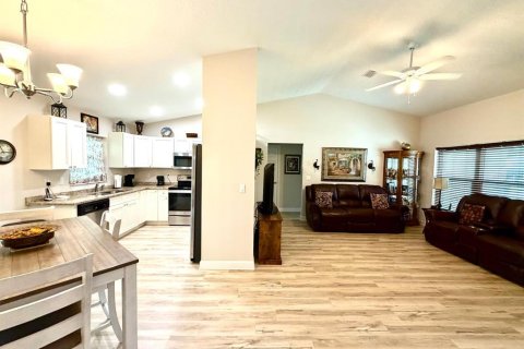 Villa ou maison à vendre à Citrus Springs, Floride: 3 chambres, 116.03 m2 № 2400910 - photo 8