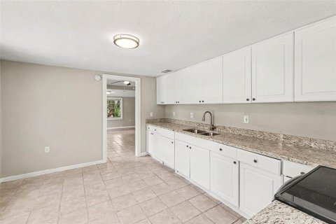 Villa ou maison à louer à Tampa, Floride: 3 chambres, 126.9 m2 № 2315099 - photo 15