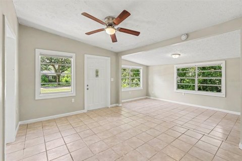 Villa ou maison à louer à Tampa, Floride: 3 chambres, 126.9 m2 № 2315099 - photo 9