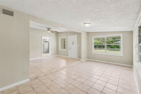 Villa ou maison à louer à Tampa, Floride: 3 chambres, 126.9 m2 № 2315099 - photo 11