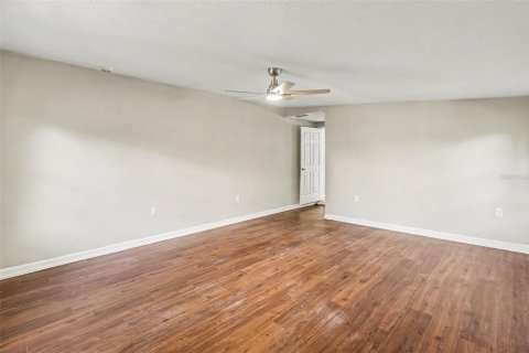Villa ou maison à louer à Tampa, Floride: 3 chambres, 126.9 m2 № 2315099 - photo 16