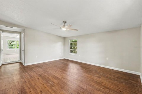 Villa ou maison à louer à Tampa, Floride: 3 chambres, 126.9 m2 № 2315099 - photo 18
