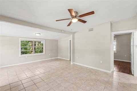 Villa ou maison à louer à Tampa, Floride: 3 chambres, 126.9 m2 № 2315099 - photo 10