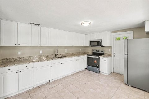 Villa ou maison à louer à Tampa, Floride: 3 chambres, 126.9 m2 № 2315099 - photo 14