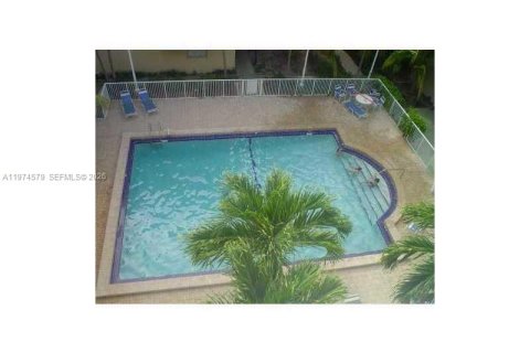 Condo in North Bay Village, Florida, 1 bedroom  № 2042909 - photo 25