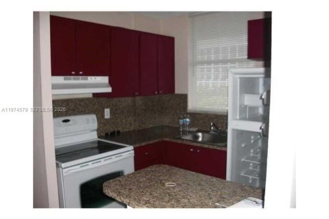 Condo in North Bay Village, Florida, 1 bedroom  № 2042909 - photo 7