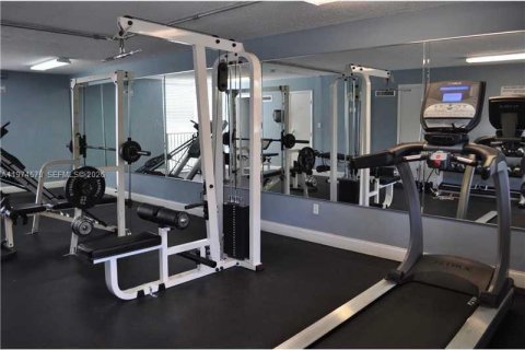 Condo in North Bay Village, Florida, 1 bedroom  № 2042909 - photo 20