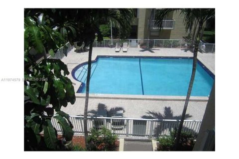 Condo in North Bay Village, Florida, 1 bedroom  № 2042909 - photo 21
